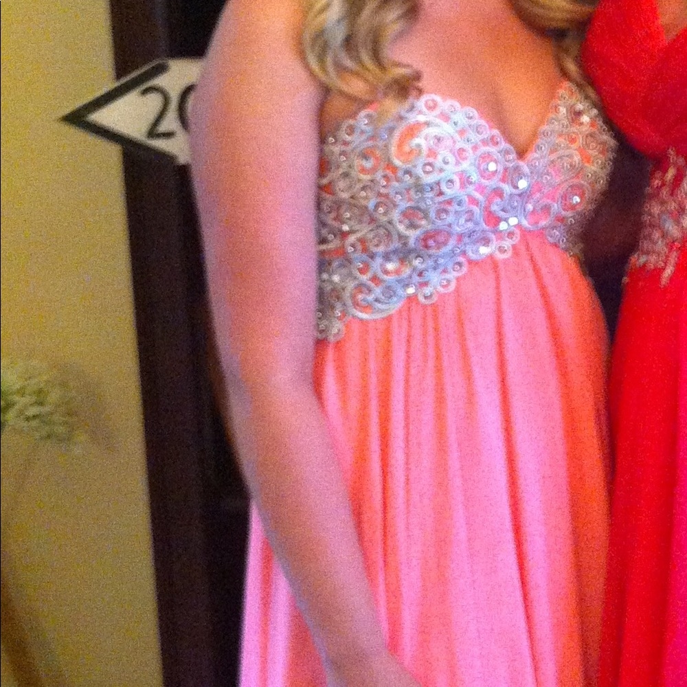 Dress - Picture 3 of 4